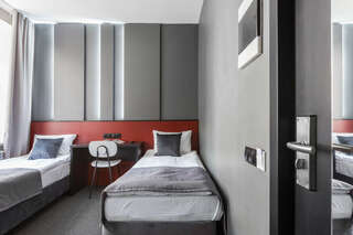 Отель Greenfeel Смоленск Смоленск Стандарт с двуспальной или двумя односпальными кроватями-2