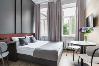 Отель Greenfeel Smolensk Смоленск Номер улучшенный с 1 двуспальной кроватью-2